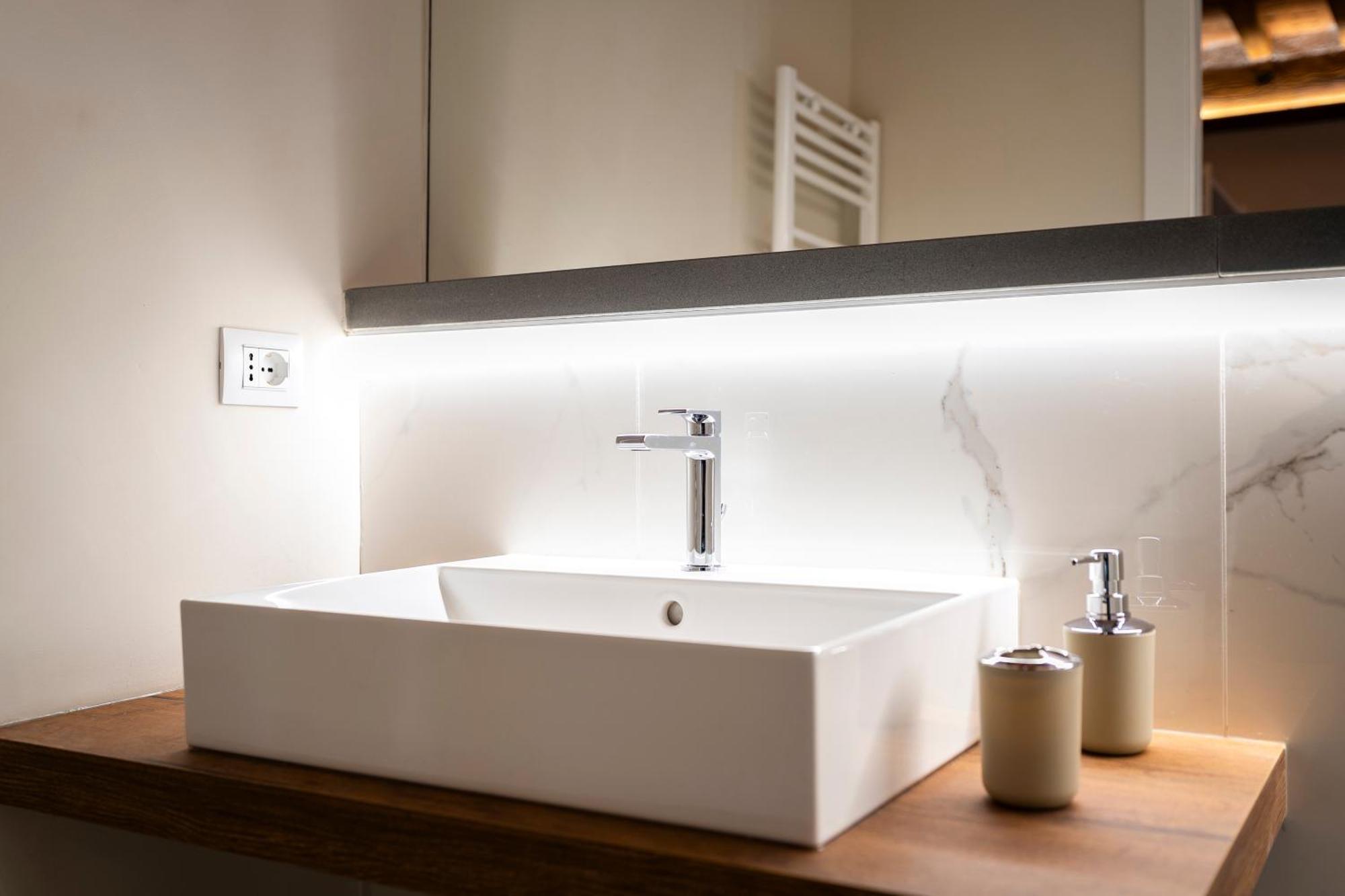 Guelfa 4 Guests With Terrace, Ac & Wi-fi *